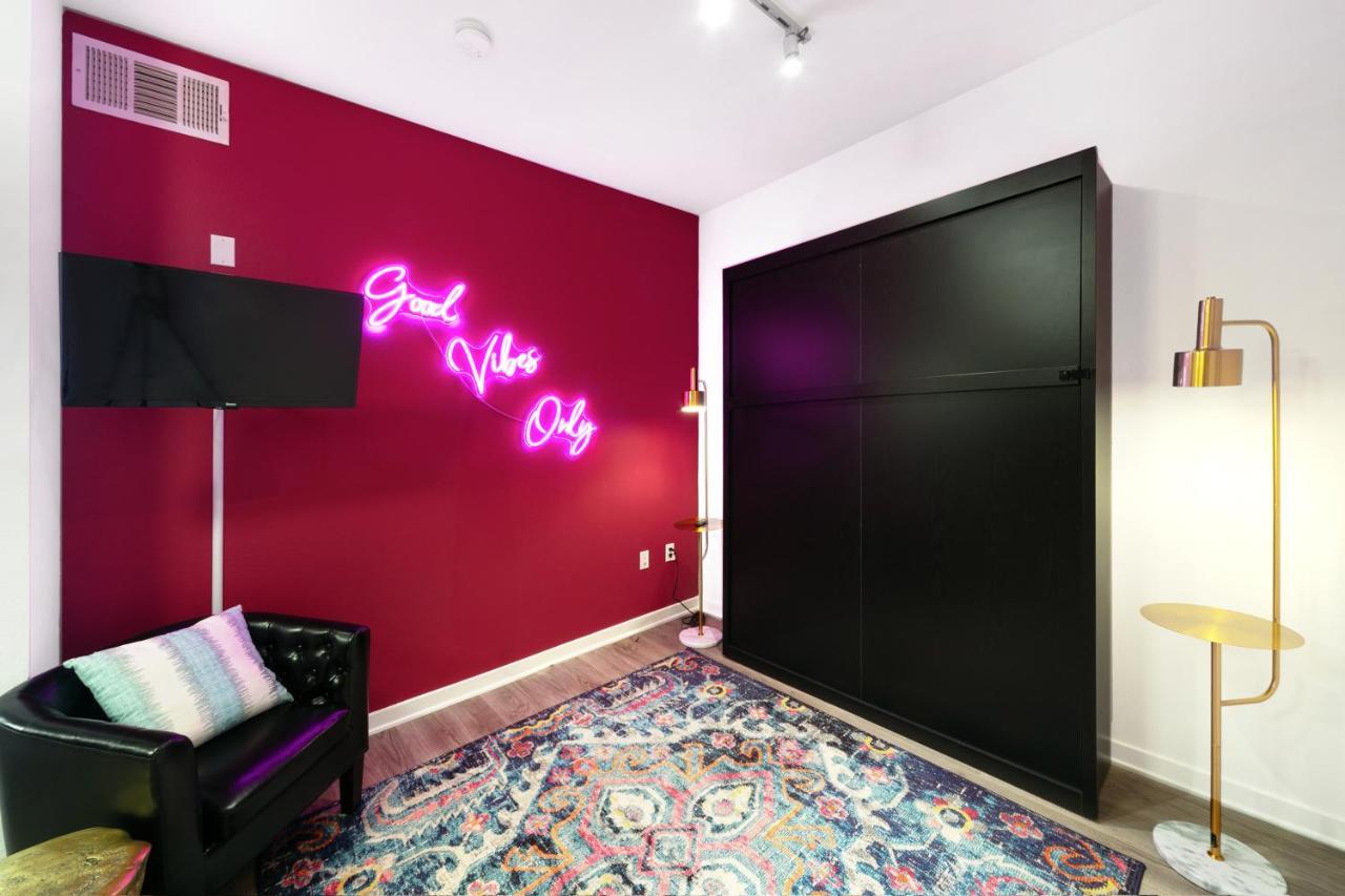 Fairfax District Chic City Oasis 2 Bedroom Apt With Den 136 Los Angeles Exterior foto